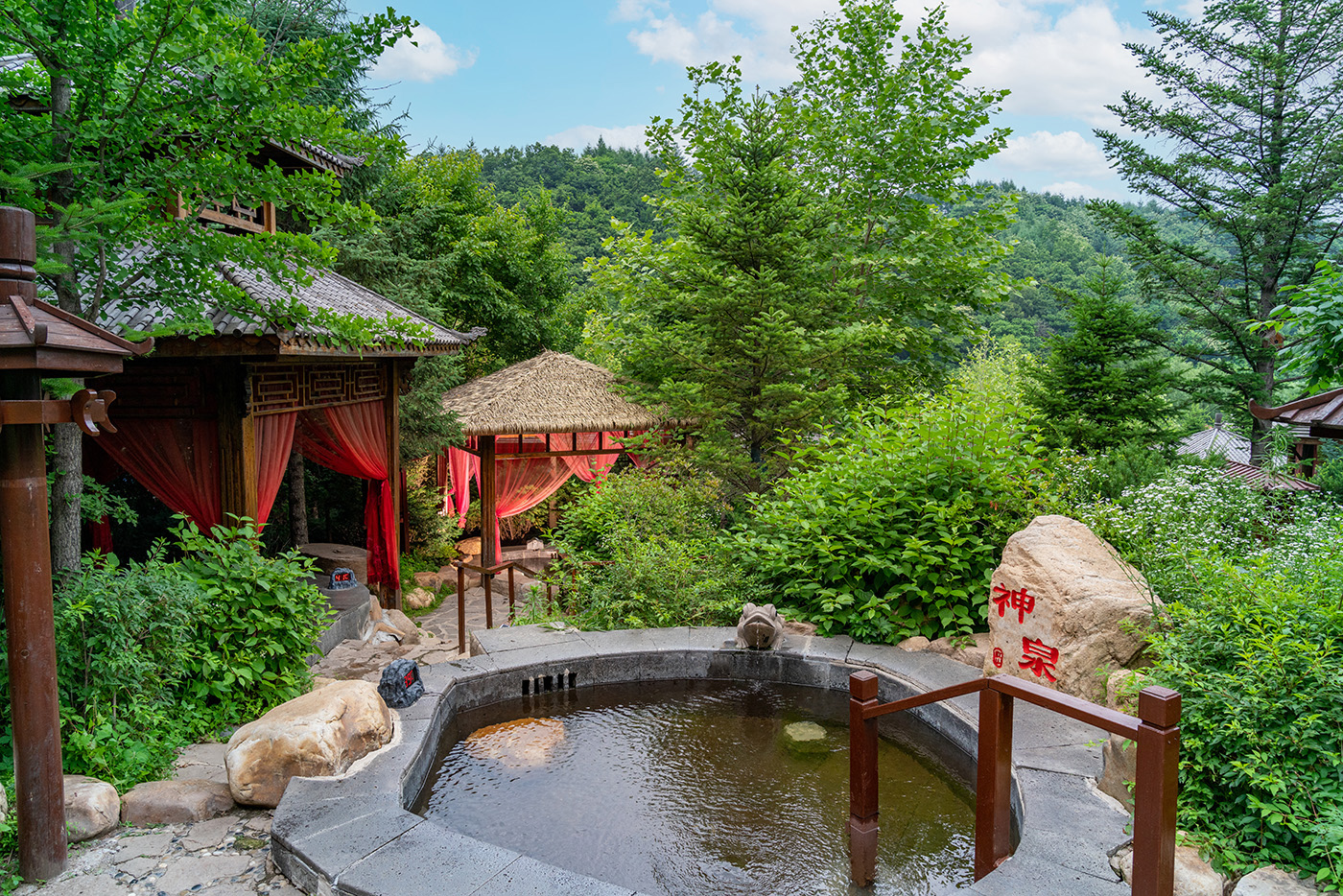 露天温泉泡池 (2).JPG